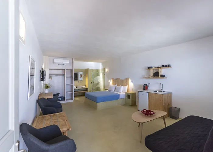 Mykonos Azure מלון דירות 4*